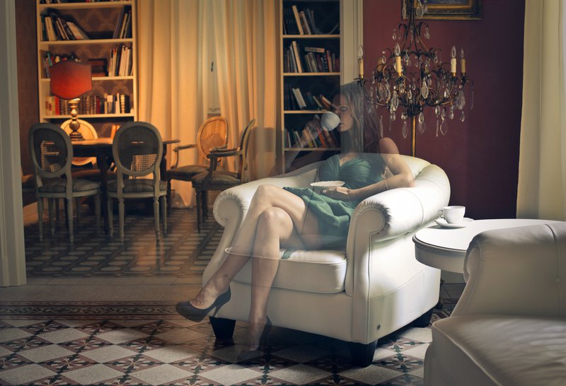 Depositphotos Invisible woman spirit e649ab2e45cfecf414ba49d45cf1b750 800 I am Grieving, Why Can’t I Feel My Loved Ones